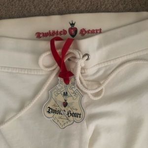 TWISTED HEART CREAM DRAWSTRING SWEATS MEDIUM